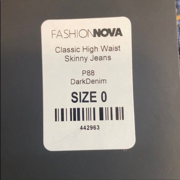 🍑FASHION NOVA CLASSIC KYLIE JENNER JEANS🍑 - Picture 3 of 3